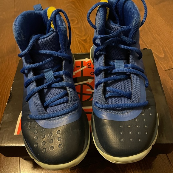 Kyrie High Tops 11c (Toddler) - Picture 4 of 5